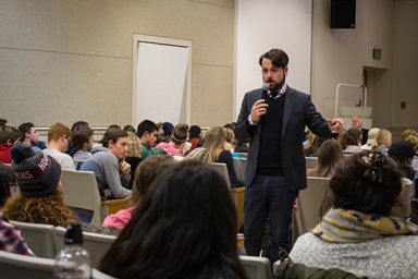 Michael Kruse, senior staff writer for POLITICO, spoke to professor of practice Tom French’s MSCH-C204: Behind the Prize class, which hosts prize-winning professional journalists as weekly lecturers.