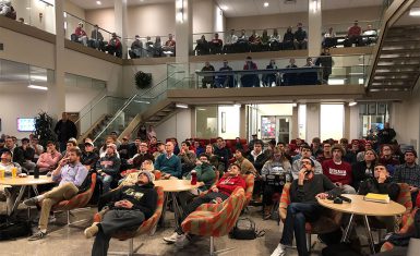 The Franklin Hall commons filled to the brim with students and community members to watch the Bob Knight documentary. Chairs lined the entry and second-level floors.