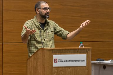Aman Sethi speaks to a crowd at the School of Global and International Studies