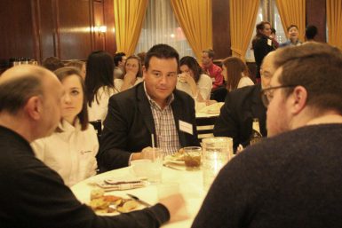 Students networked with Media School alumni over dinner. (Audrie Osterman | The Media School)