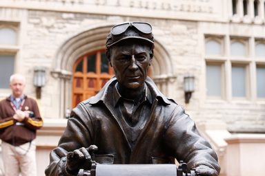 Ernie Pyle sculpture