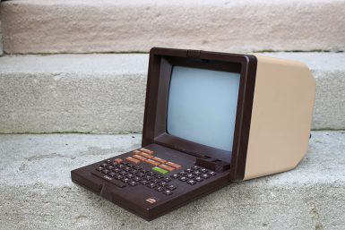 The Minitel 1 terminal, with a thick screen and attached keyboard.