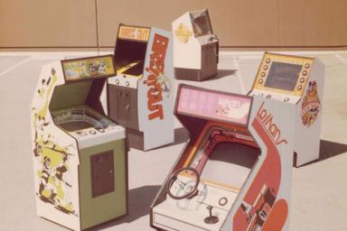 Five Atari machines