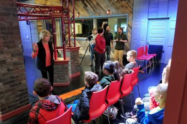 Anne Ryder talks to Stalker Elementary School students in the Beckley Studio.