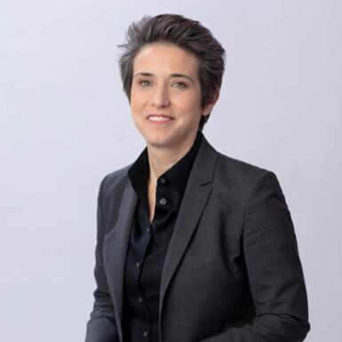 Headshot of Amy Walter